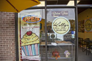 Ridgewood Plaza tenant Kelly's Bake Shoppe front window